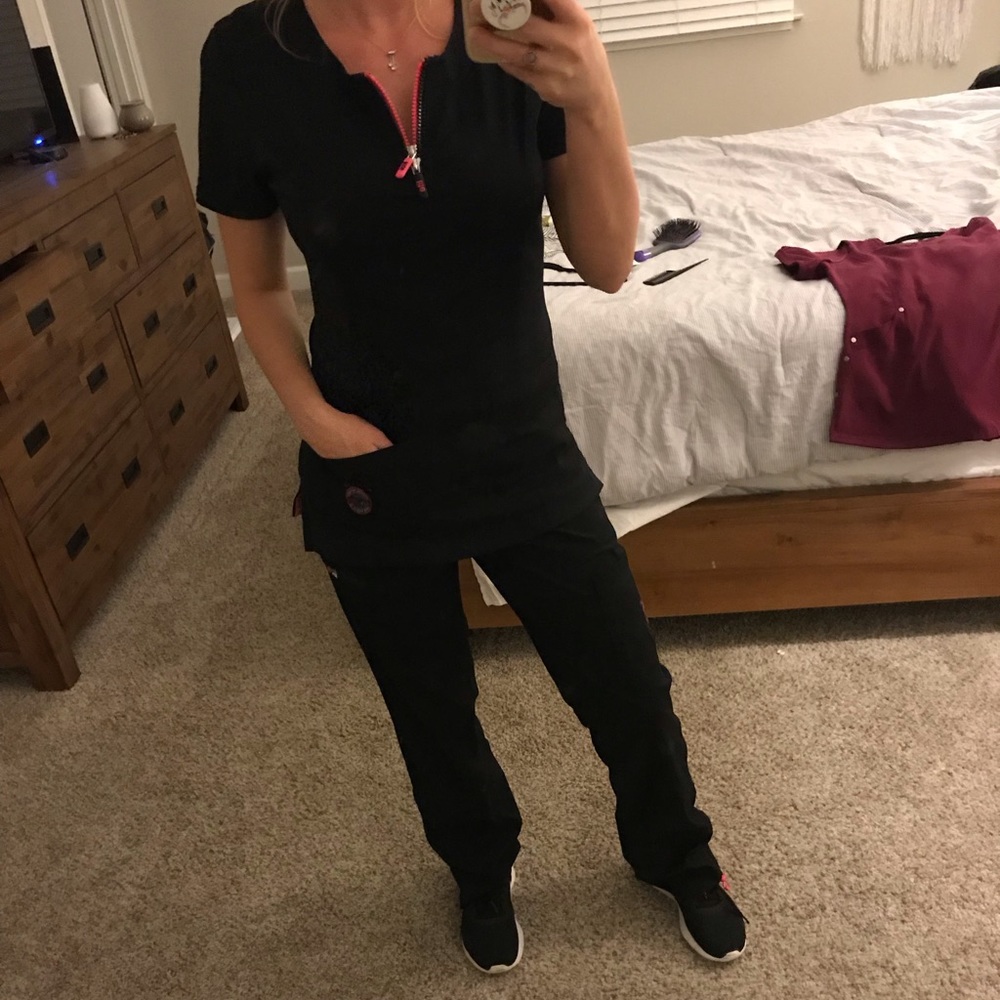Fantastic condition Koi Lite Scrubs